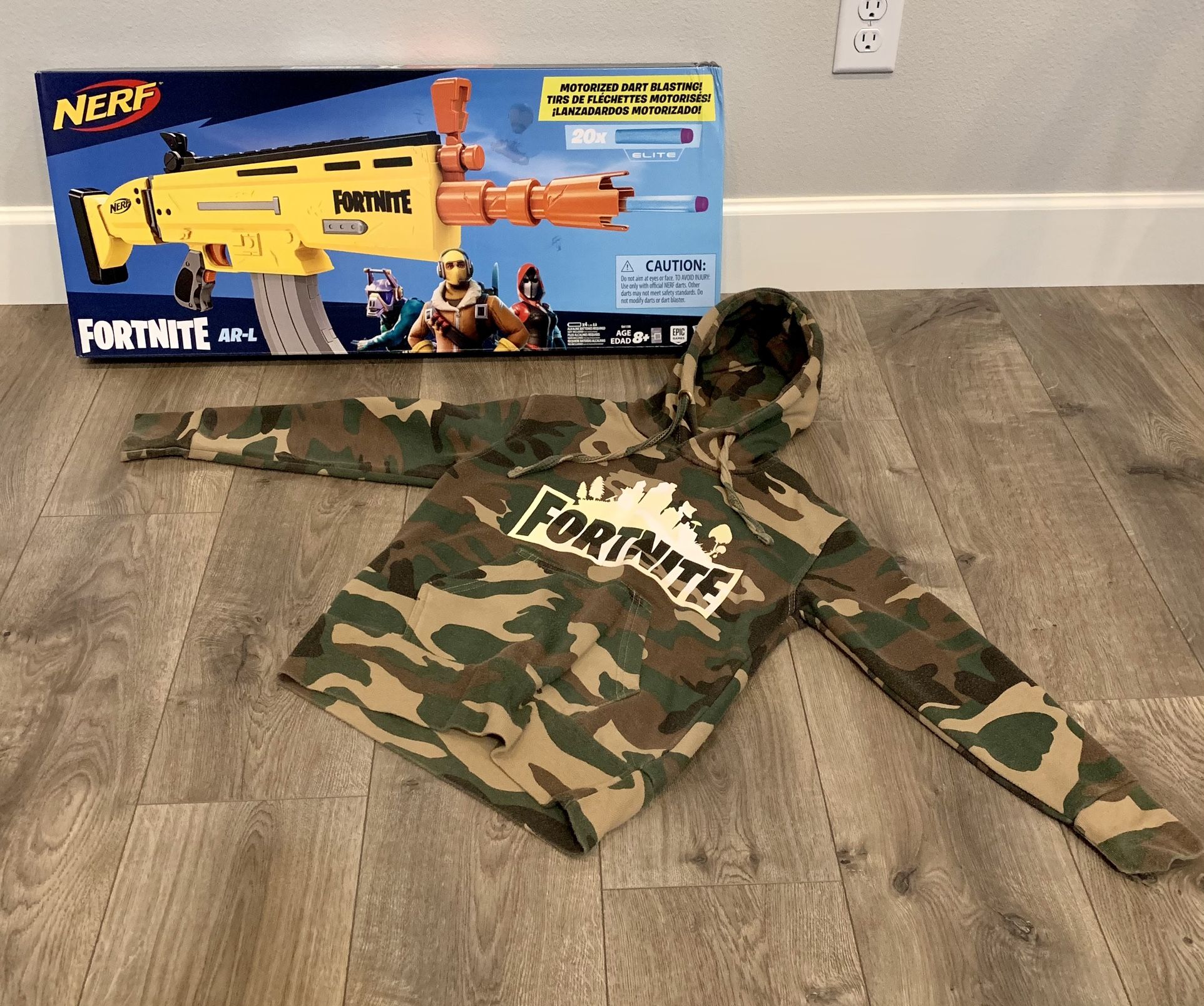 Fortnite Bundle:Nerf Fortnite AR-L Gun & Sweatshirt