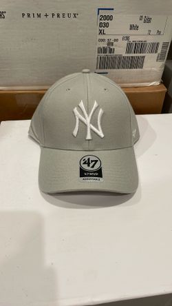 New York Yankees Light Gray Adjustable Velcrostrap Hat