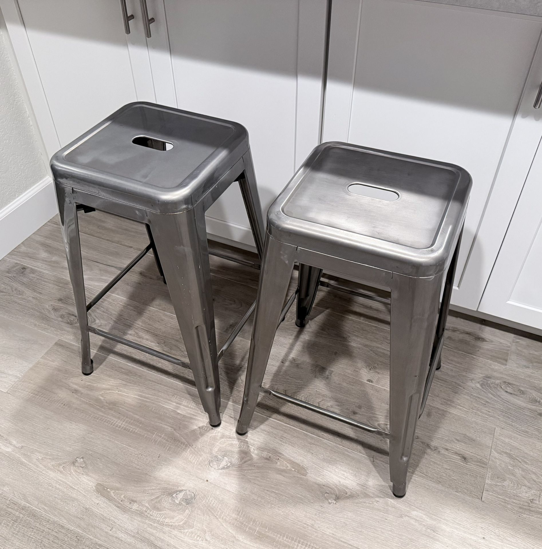 2 Metal Counter Bar Stools (stackable)