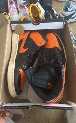 Size 9.5 Shattered Backboard