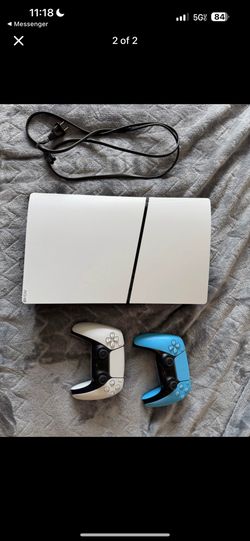 PS5 DIGITAL TWO CONTROLLERS