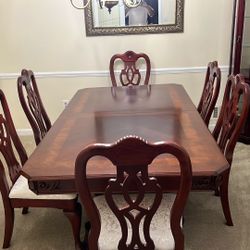 Dining Room Table with Extended Leaf to seat 8 people.