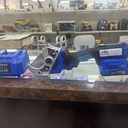 Kobalt KPC124B-03 PipeCutter w/ Battery & Charger