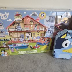 Bluey Mega Set And Collector Case (LIKE NEW)