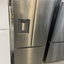 Samsung 30” French Door Refrigerator - Apartment Size 