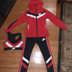  Nike Three Piece Excercise Outfit