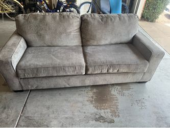 Queen Pull-out Couch