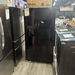 😍FRIGIDAIRE 25.6 CUBIC FT. SIDE BY SIDE REFRIGERATOR WITH ICE MAKER AND WATER DISPENSER😍