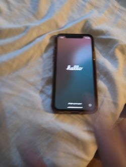 11 Pro 256 Gig Unlocked With Wireless Case Magnet  Pristine Condition 