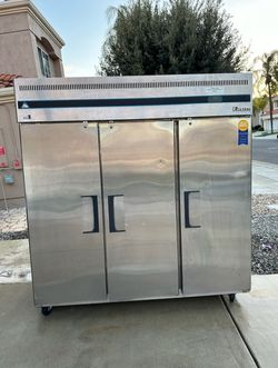 EVEREST COMMERCIAL REFRIGERATOR For Sale