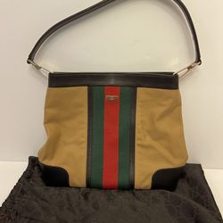 Vintage Gucci Bag !