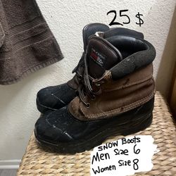 Snow Boots WOMENS Size 8 Or Men Size 6 Good Condition Needs Cleaning On Outside 25$ 