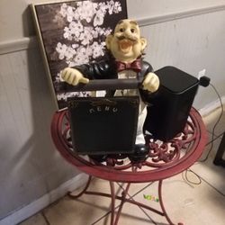 Restaurant Greating Statue 