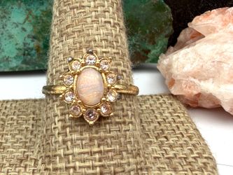 Vintage Gold-toned Avon Fiery Opalesque Ring