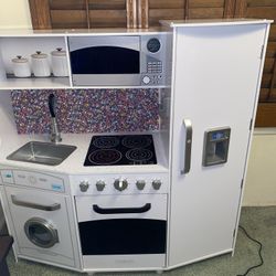 Kid Kraft Play Kitchen