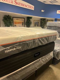 🔥Tempur pro adapt firm king $1200🔥
