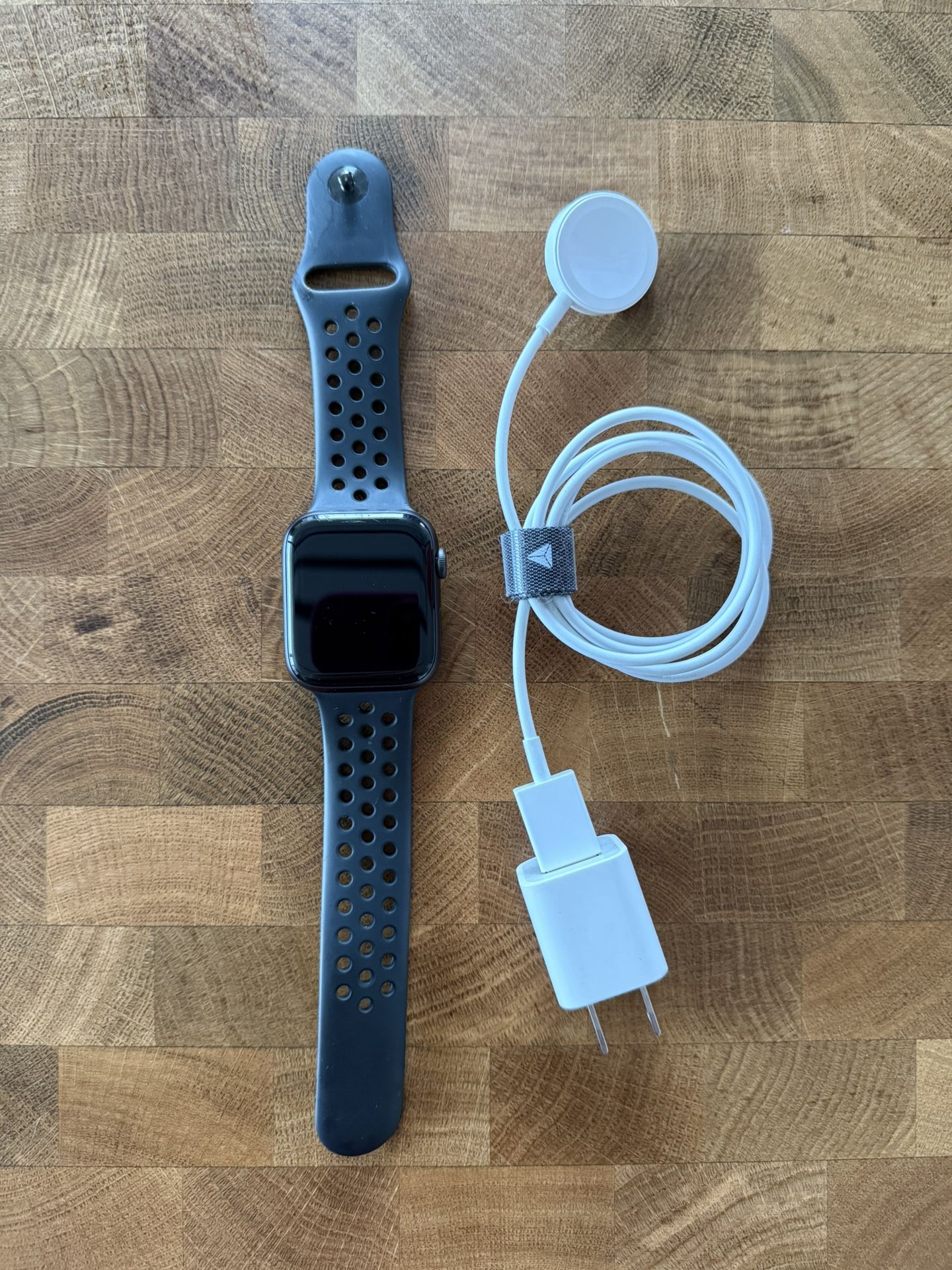 Apple Watch Series 5 GPS Nike 44mm Black