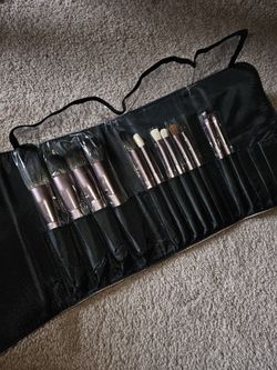 Face And Eye Makeup Brushes