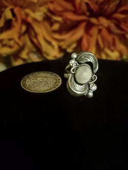 Vintage Navajo Mother of Pearl and Silver Ring