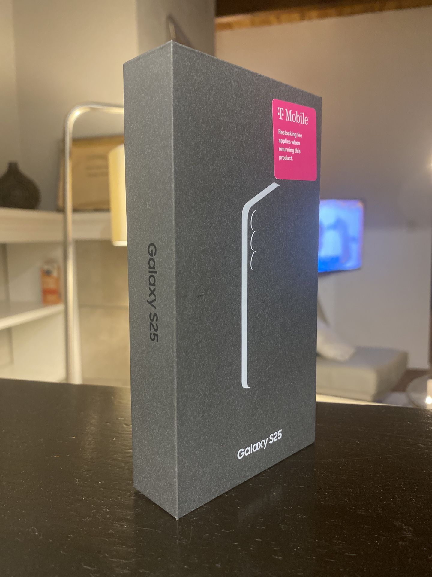 📱 Brand New Sealed Samsung Galaxy S25 – Silver Shadow, 128 GB (T-Mobile)