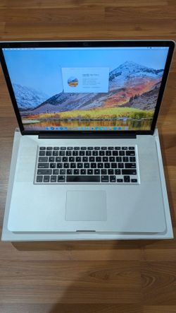 Apple Macbook Pro Early 2011 17in 8GB/256GB SSD