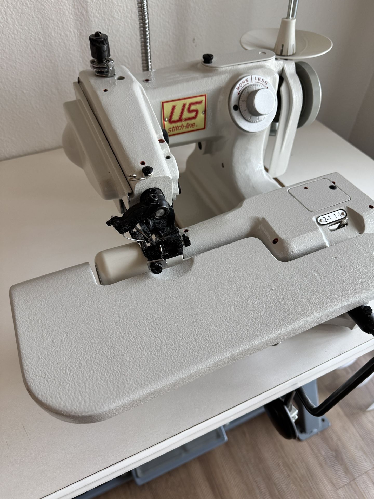 Mint Industrial Blind Stitch Machine!