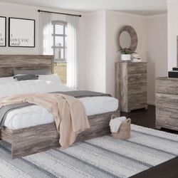 Ralinksi Gray Panel Bedroom Set