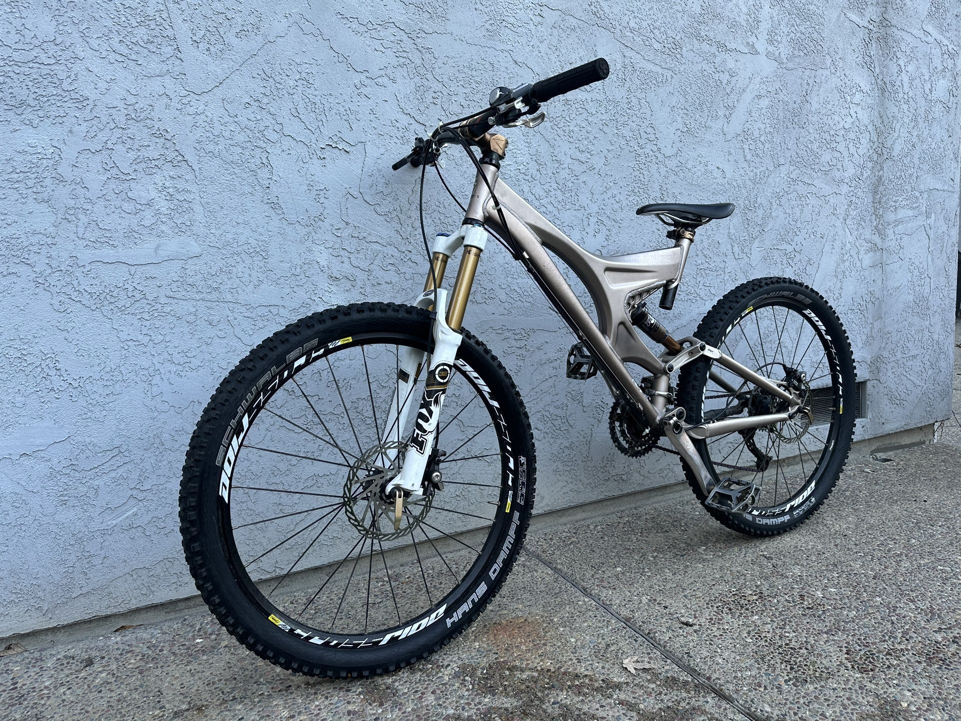 Great Mountain Bike for sale - Specialized Enduro Y-frame