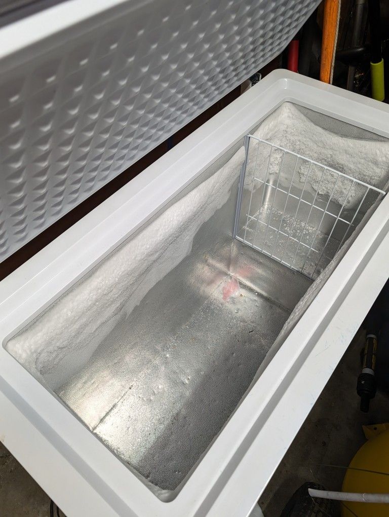 Danby Chest Freezer, 7.2 Cubic Feet, White for Sale in Bothell, WA