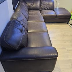 Black Leather Sectional Couch – 127” x 90” – Gently Worn