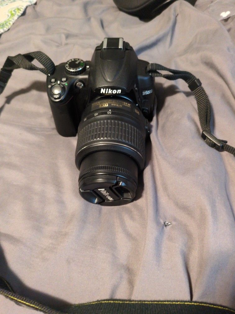 Nikon D5000