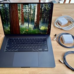 Apple MacBook Air M2 - 16GB Ram - 1TB SSD - 15 inch - $950 (First Hill)