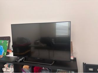 Sony Flat Screen TV – Great Condition with Remote