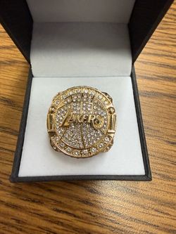 2010 KOBE BRYANT CHAMPIONSHIP RING. LOS ANGELES LAKERS