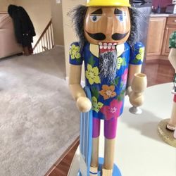 BEACH GUY NUTCRACKER 