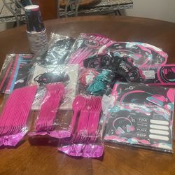 192 Piece Party set Plus Additionals