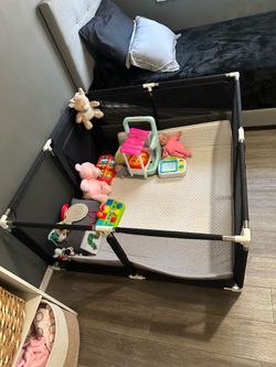 Baby playpen