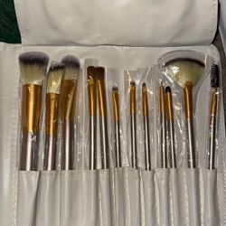 12 Pc Cosmetic Make Up Brush Set