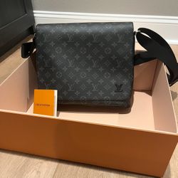 Louis Vuitton District MM Monogram Eclipse Canvas, Shoulder Crossbody Bag 