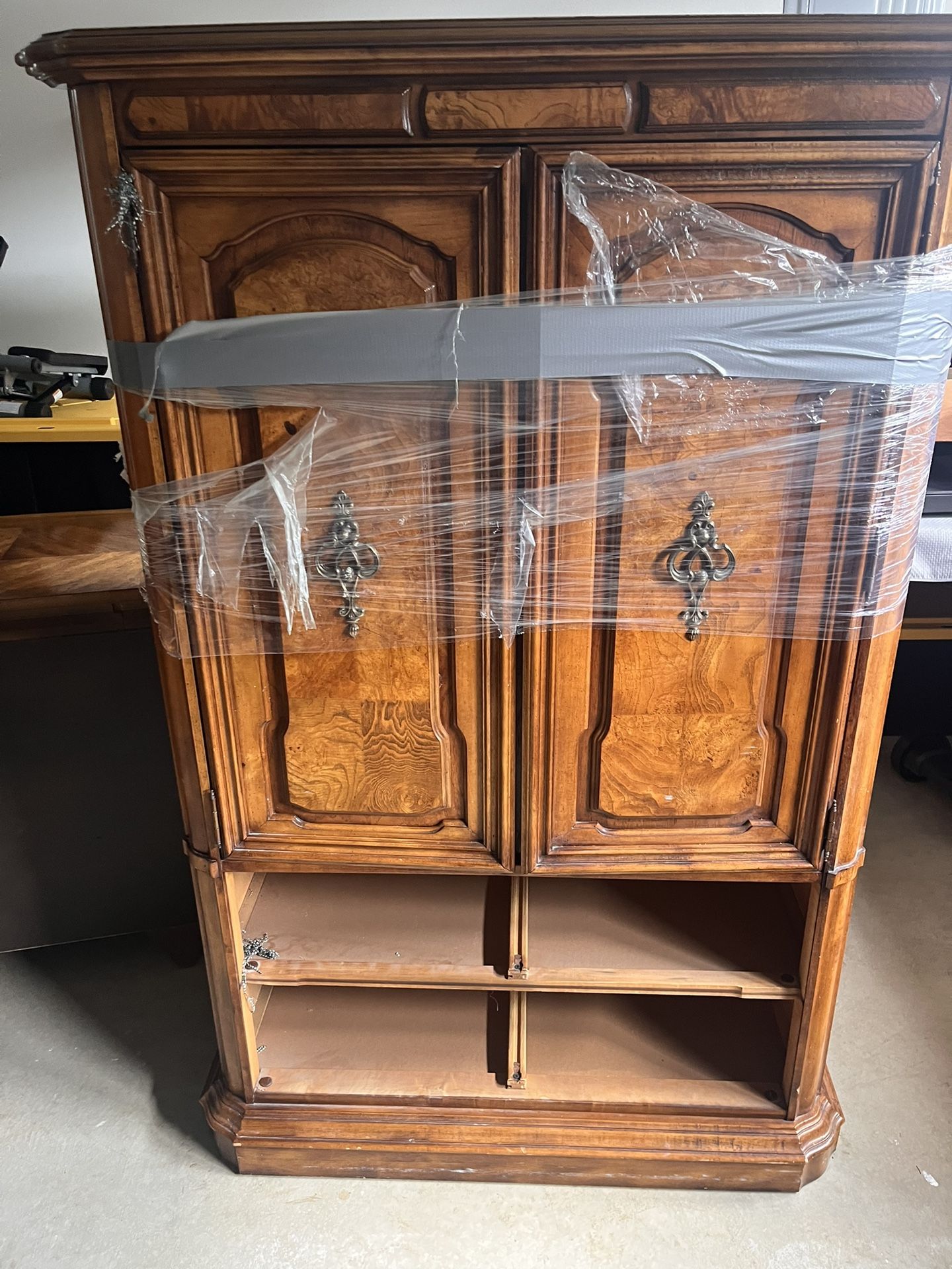 FREE STANLEY WOOD Furniture Set Dresser Night Stands Armoire