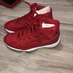 Gym Red Jordan 11