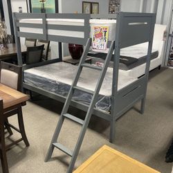Bunk Bed! $299! 💙⭐️📲 Easy Financing. 
