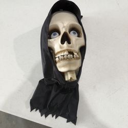 Vintage Gemmy Industries Talking Skull Head Halloween eyes light up. SEE PICS READ DESCRIPTION   If you search my other listings, you will see some Ha