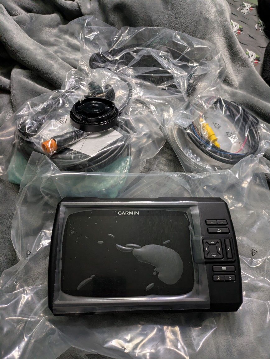 Garmin STRIKER Vivid 7sv fishfinder