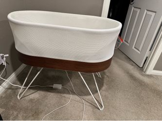 Snoo smart bassinet
