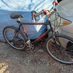 Trek 800 Mountain Bike Large Rides And Stops GREAT Excellent Gently Used Condition Functions 100 Percent 
