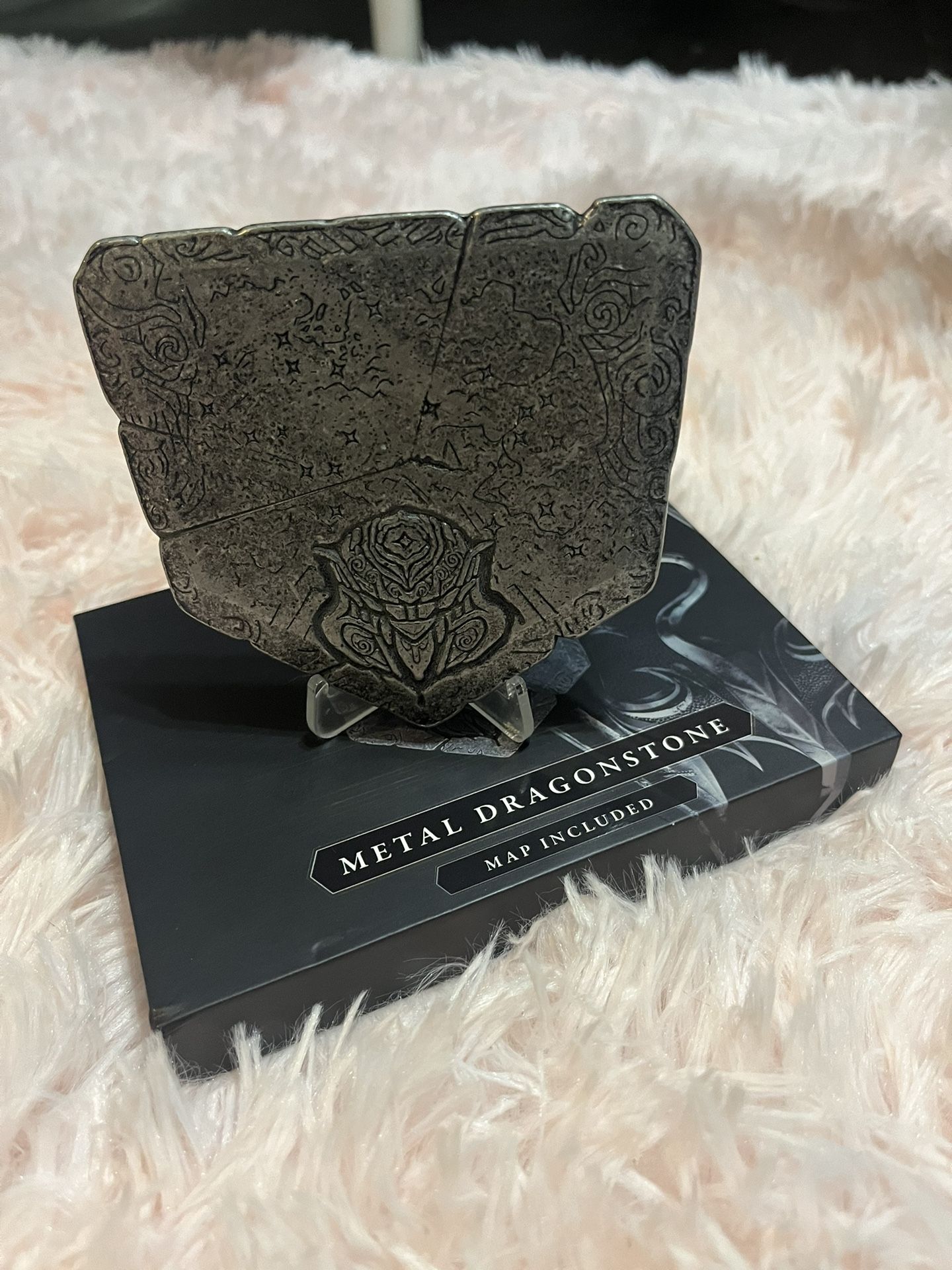 Skyrim The Elder Scrolls V Dragonstone Metal Replica With Map And Stand