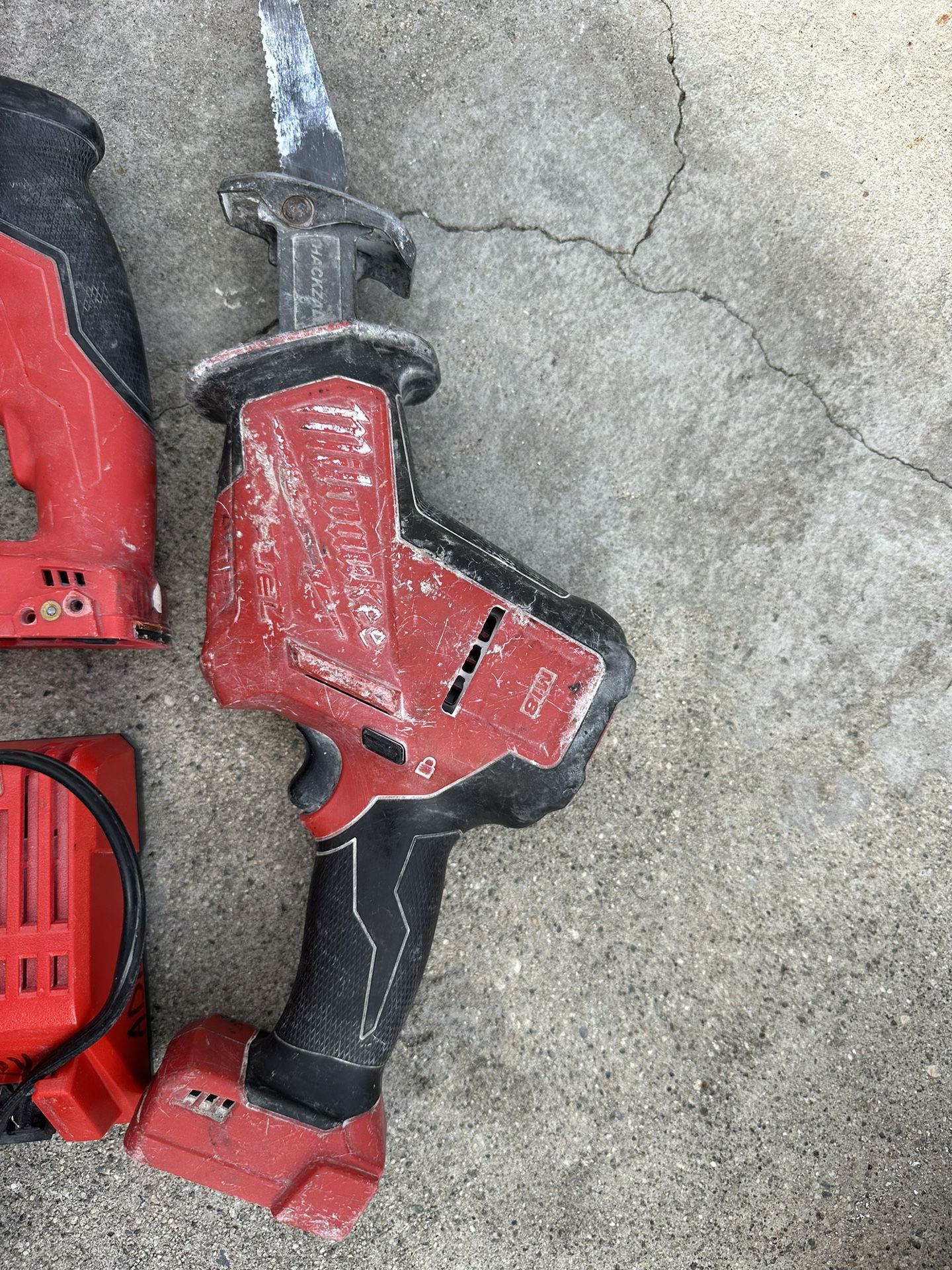 Milwaukee Cordless Saw Zal Drywall Screw Gun Grinder Charger And (2) Bateries 1-5.0 1- 2.0