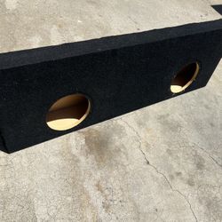 ($140 firm) custom Stereo shop built 2/10s sub box for a 2001 to 07 Chevy Or GMC Crew cab