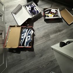 Jordan 1 and dunks trade for a phone